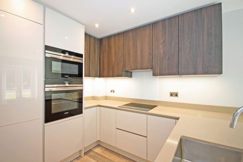 Fir Tree Court, Limpsfield Road